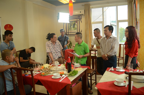 Đăng Quang Watch tặng đĩa hài tết