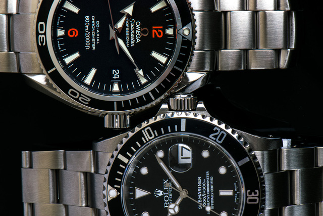 Omega vs Rolex: Khi Cựu hoàng thách thức Tân vương