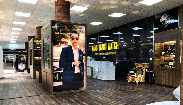 Showroom Đăng Quang Watch Không gian sang trọng