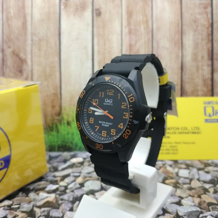 Đồng Hồ Nam Q&Q QQ-VR70J007Y