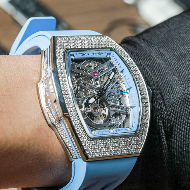 dong-ho-tsar-bomba-tb8218-d0211