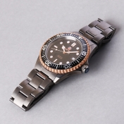 dong-ho-aries-gold-ag-g715e-cprd-bk