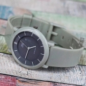 dong-ho-qq-qq-vq94j010y