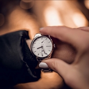 dong-ho-aries-gold-ag-l5031-s-w