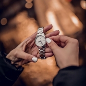 dong-ho-aries-gold-ag-l5031-s-w