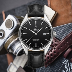 dong-ho-atlantic-swiss-at-527594161s